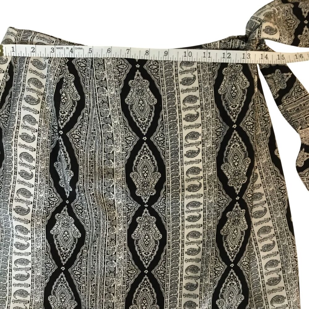 Talbots Petite Silk Wrap Skirt Size 8P Black White Midi Paisley Boho Lined Tie - Picture 6 of 7